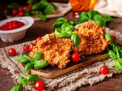 Хрупкаво пилешко филе панирано с корнфлейкс печено на фурна - снимка на рецептата
